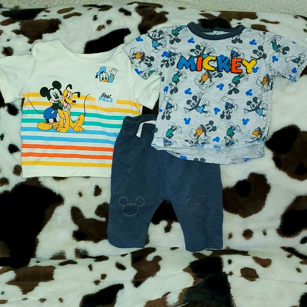 Mickey mouse outfit